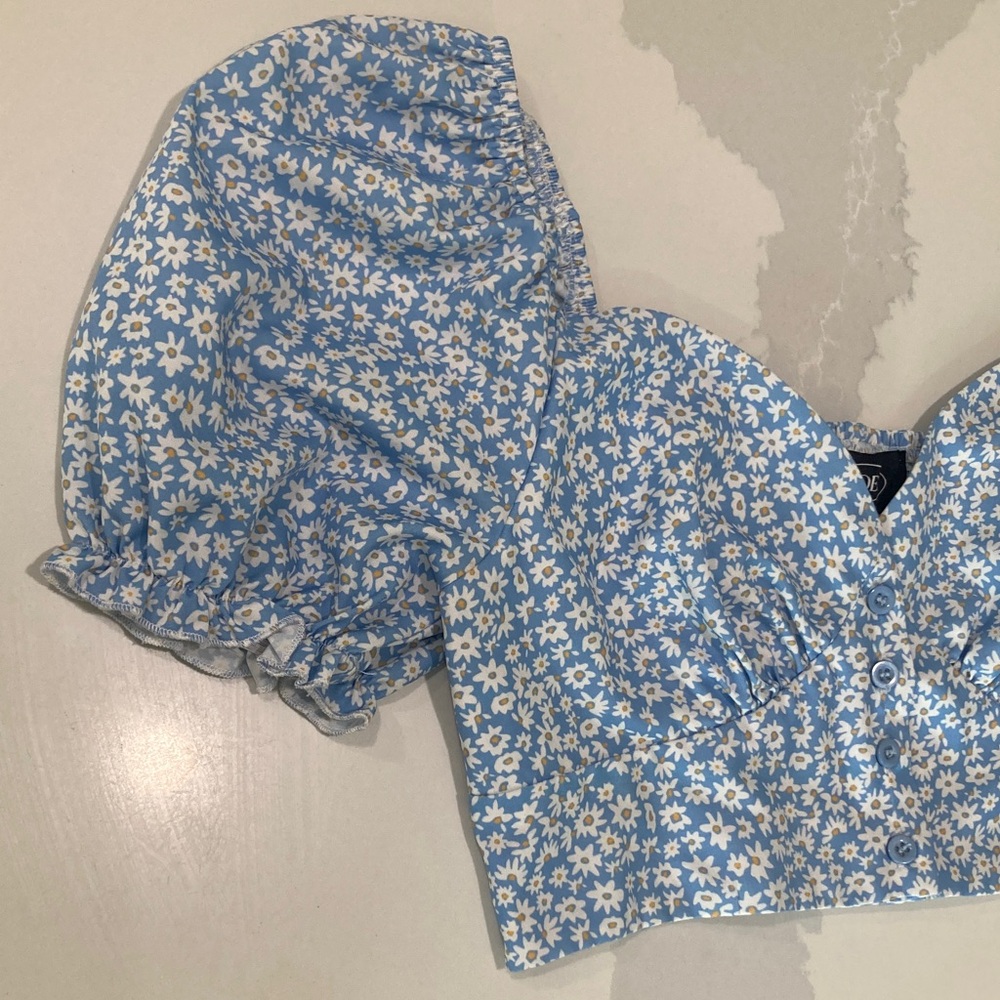 Cider Blue Floral Puff-Sleeve Crop Top
